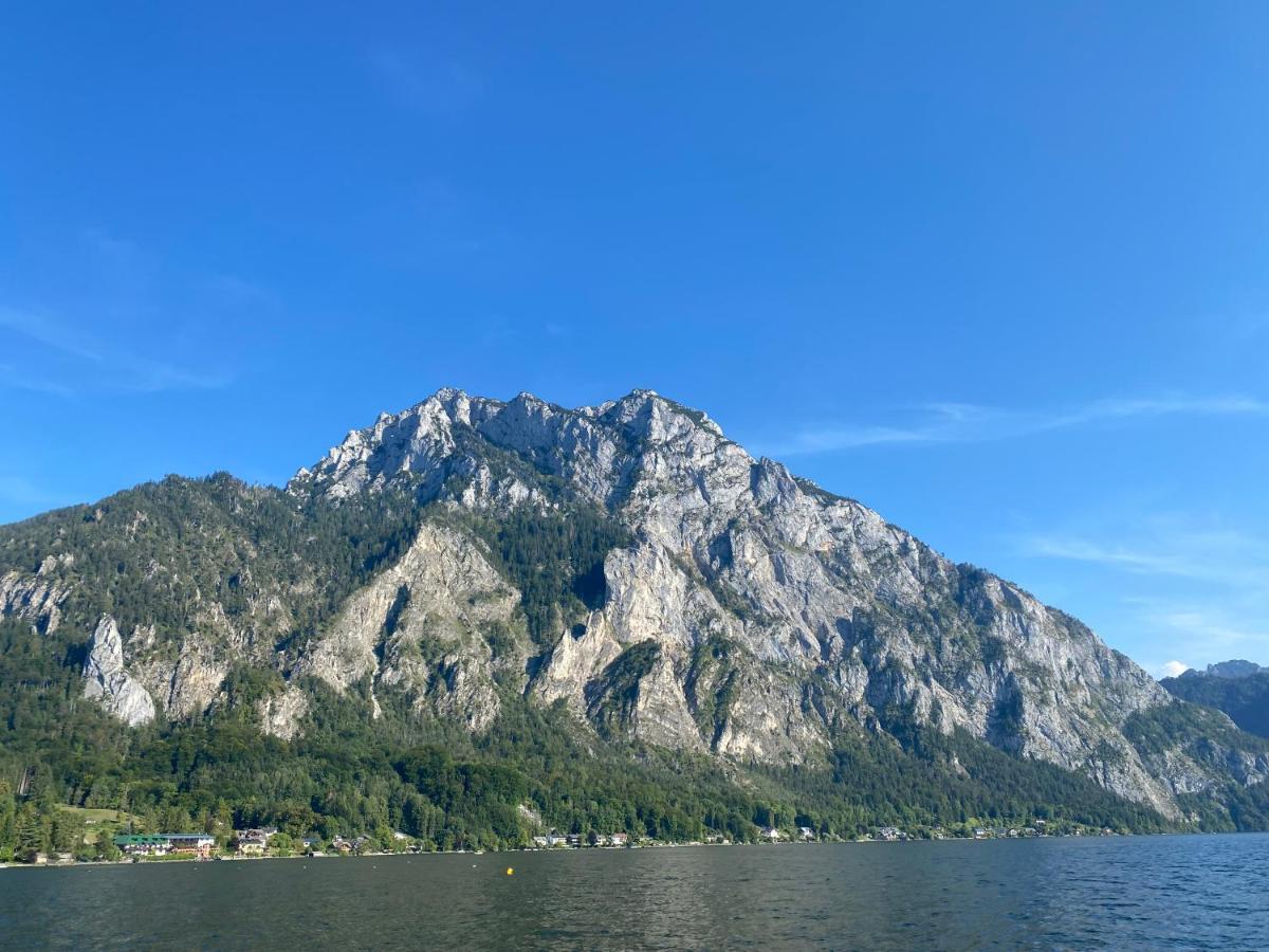 Ferienhaeuschen Am Traunsee Mit Tretboot Zur Freien Nutzung Am Badeplatz Altmünster Eksteriør billede